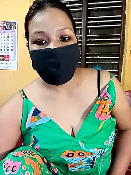 Snapshot of Radhikadavi879 chatting on 02-28-25, 05:04 Radhikadavi879 online show from 02-28-25, 05:04