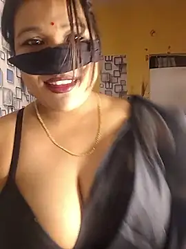 Snapshot of Radhikadavi879 chatting on 09-30-25, 05:07 Radhikadavi879 online show from 09-30-25, 05:07