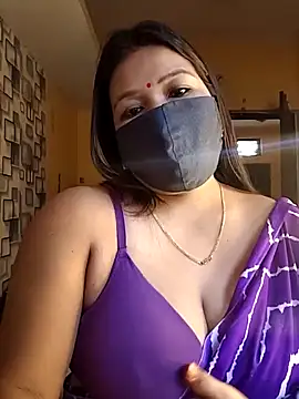 Snapshot of Radhikadavi879 chatting on 10-10-25, 05:06 Radhikadavi879 online show from 10-10-25, 05:06