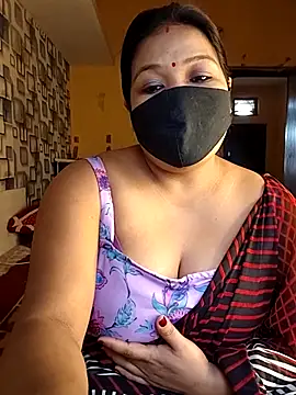 Snapshot of Radhikadavi879 chatting on 12-01-25, 04:50 Radhikadavi879 online show from 12-01-25, 04:50