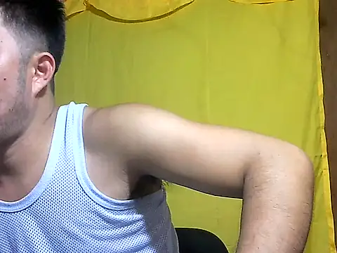 Snapshot of HairyHottestpinoyHandsome chatting on 07-06-26, 06:32 HairyHottestpinoyHandsome online show from 07-06-26, 06:32