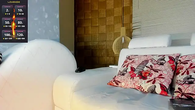 Snapshot of TOWERS21_ chatting on 02-12-25, 07:56 TOWERS21 online show from 02-12-25, 07:56