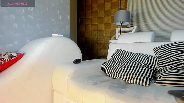 Snapshot of TOWERS21_ chatting on 03-10-25, 08:01 TOWERS21 online show from 03-10-25, 08:01