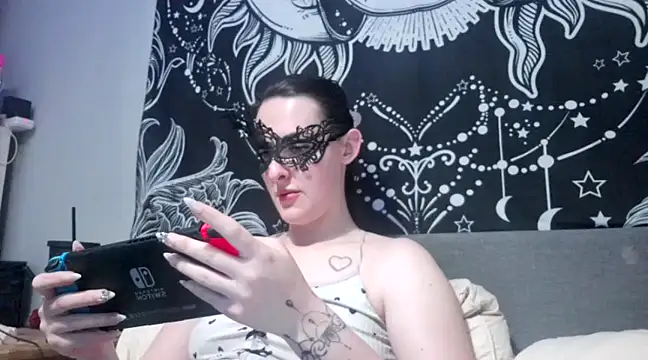 LexiSnowUK online show from 02-22-25, 09:04