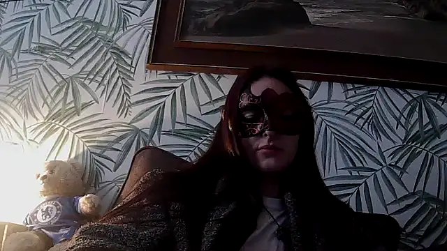 LexiSnowUK online show from 04-27-26, 08:34