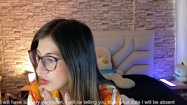  jade white  online show from 05-15-26, 04:58