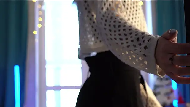 norakisses online show from 12-19-24, 08:23