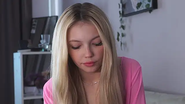 Snapshot of norakisses chatting on 06-10-26, 07:40 norakisses online show from 06-10-26, 07:40