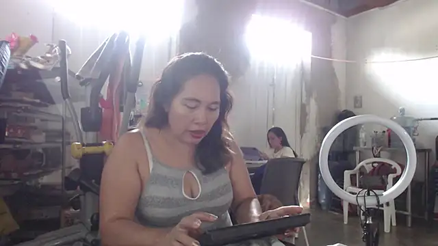 anniecoopeer online show from 02-05-25, 08:04