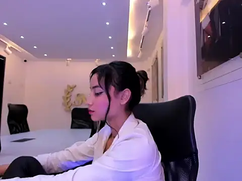 NairobiLee online show from 02-08-25, 11:44