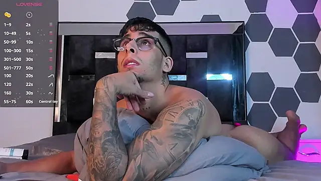 iamcamiloo  online show from 02-04-25, 06:36