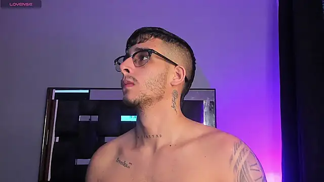 iamcamiloo  online show from 03-11-25, 12:50