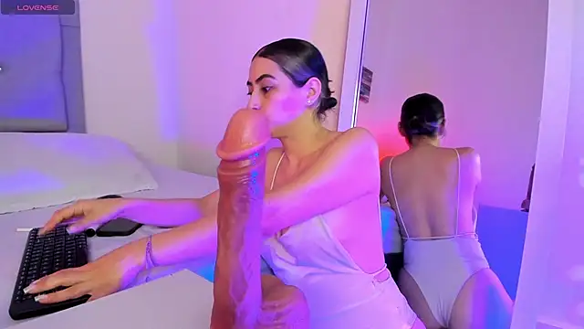 Snapshot of samanthasweeth chatting on 01-04-25, 07:44 samanthasweeth online show from 01-04-25, 07:44