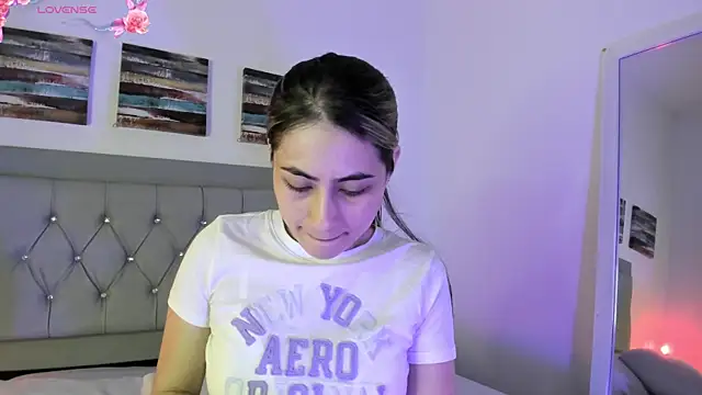 Snapshot of samanthasweeth chatting on 01-27-25, 01:52 samanthasweeth online show from 01-27-25, 01:52