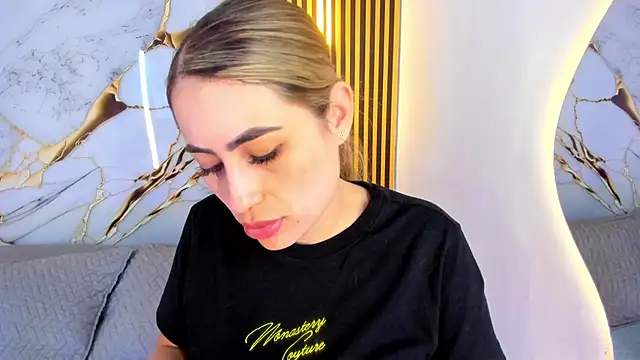 Snapshot of samanthasweeth chatting on 10-07-25, 08:50 samanthasweeth online show from 10-07-25, 08:50