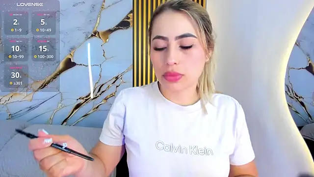 Snapshot of samanthasweeth chatting on 10-10-25, 07:13 samanthasweeth online show from 10-10-25, 07:13