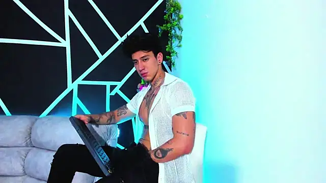 JUSTIN FULLER1 online show from 02-07-25, 12:42