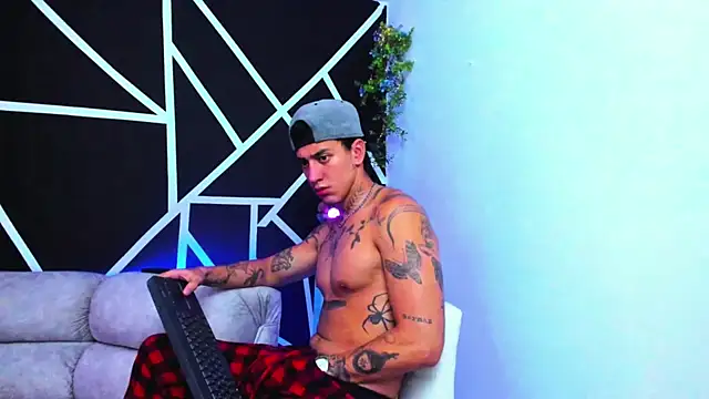 JUSTIN FULLER1 online show from 02-09-25, 02:18