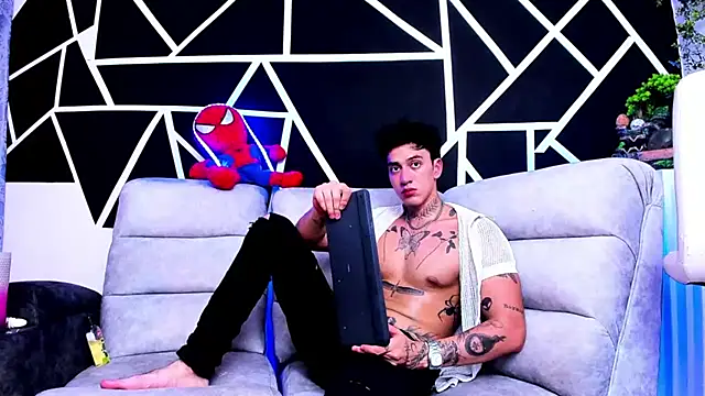 JUSTIN FULLER1 online show from 03-08-25, 09:40