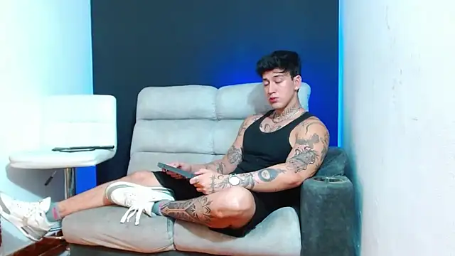 JUSTIN FULLER1 online show from 04-25-26, 09:34