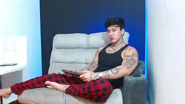 Snapshot of JUSTIN_FULLER1 chatting on 05-12-26, 03:42 JUSTIN FULLER1 online show from 05-12-26, 03:42