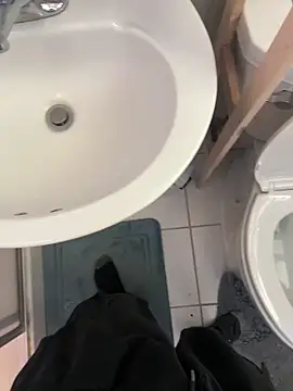 Snapshot of daddyjake101 chatting on 09-27-25, 05:07 daddyjake101 online show from 09-27-25, 05:07