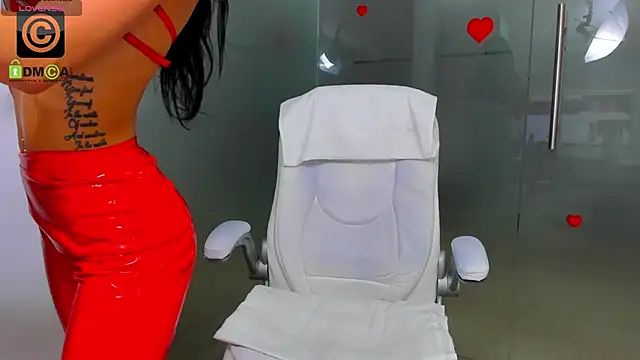 Queenrafaella online show from 02-14-26, 03:03