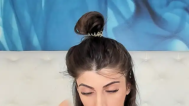 SkinnyDolly online show from 09-09-25, 02:11