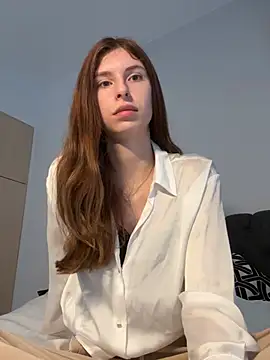 emma05 online show from 02-20-25, 05:01