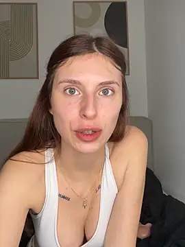 emma05 online show from 02-23-25, 05:50