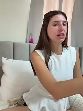 emma05 online show from 09-12-25, 06:46