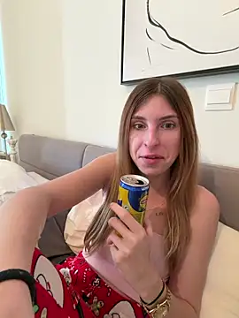 emma05 online show from 02-25-26, 06:56