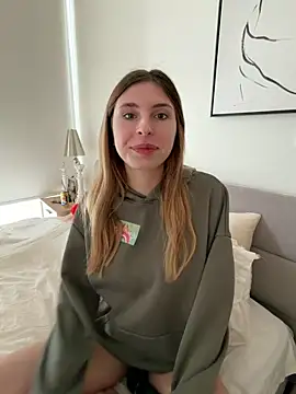 emma05 online show from 03-14-26, 08:42