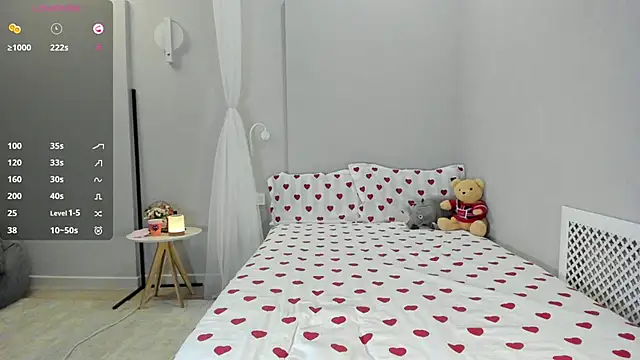 Hensuan online show from 10-23-25, 08:07