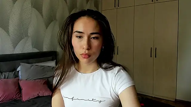 Bambiii bby online show from 06-15-26, 06:26