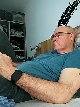 bogland33 online show from 04-29-26, 06:36