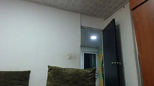 carolina linarez69 online show from 04-26-26, 12:41