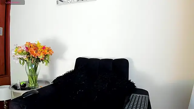 its  angelica  online show from 04-20-26, 08:54