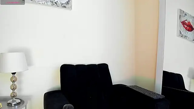 its  angelica  online show from 04-25-26, 07:33