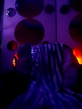 Snapshot of HungJonny99 chatting on 11-22-25, 07:51 HungJonny99 online show from 11-22-25, 07:51