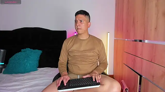 ANDREZALVAREZ online show from 11-12-25, 03:18