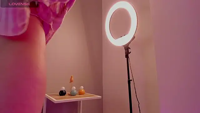 Sophiaa sensual online show from 04-18-26, 01:42