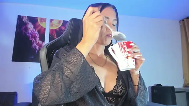 Snapshot of Lazy_Blake chatting on 01-20-25, 07:04 Lazy Blake online show from 01-20-25, 07:04