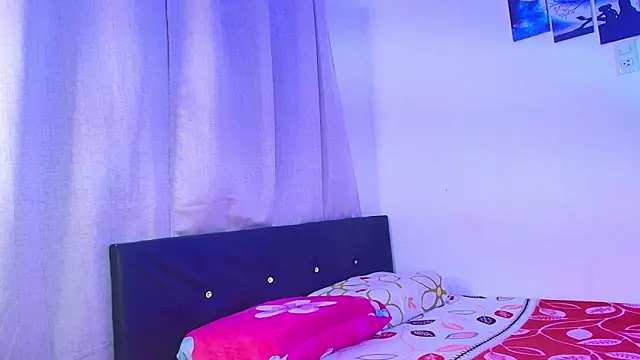 Snapshot of Lazy_Blake chatting on 10-18-25, 05:32 Lazy Blake online show from 10-18-25, 05:32