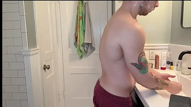 Snapshot of DaddydayDrinkzz chatting on 01-31-25, 06:57 DaddydayDrinkzz online show from 01-31-25, 06:57