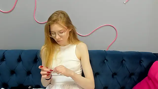 Esme Runn online show from 03-21-25, 10:17