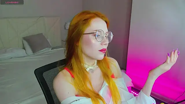 Esme Runn online show from 09-12-25, 12:00