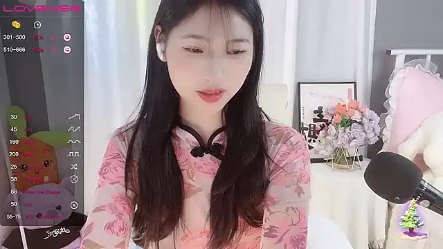 Snapshot of -Jolene-688- chatting on 02-03-25, 07:10 -Jolene-688- online show from 02-03-25, 07:10