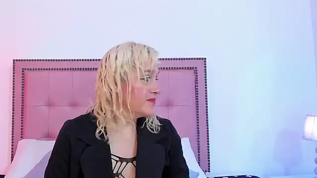 CarolinaGlamour online show from 01-30-25, 07:48