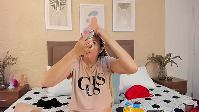 CarolinaGlamour online show from 10-11-25, 02:55